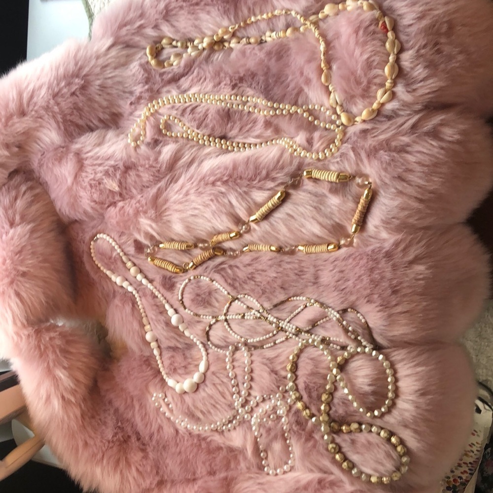 COLLIER